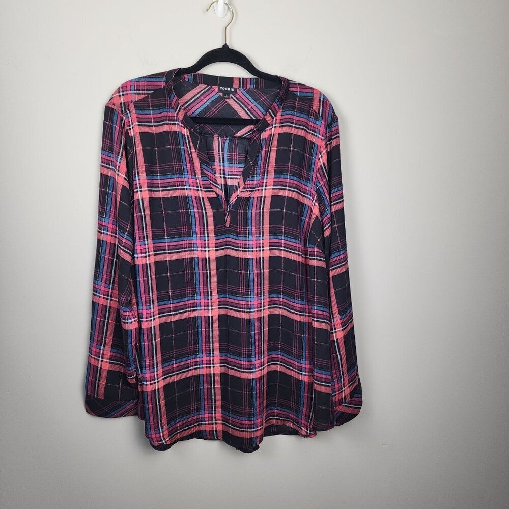 Torrid sz 1 / 1X plaid long sleeve blouse holidays